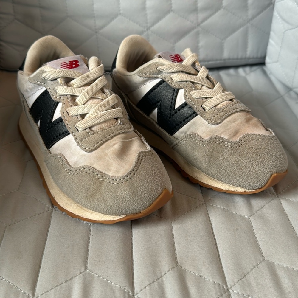 New Balance size 9 (little Kid) Sneakers